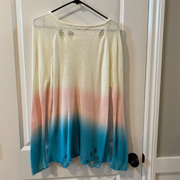 Pink Lily Tie Die White, Pink and Blue Distressed Top Size Medium - Picture 5 of 9